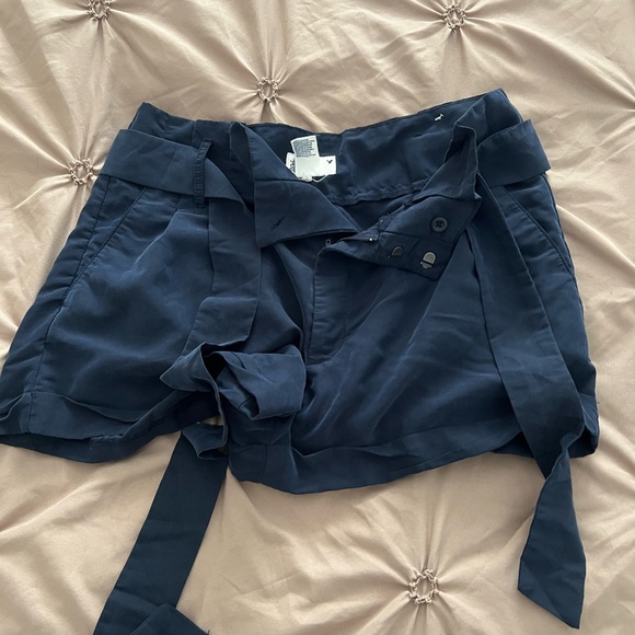 American Eagle Outfitters High-Waisted Shorts - Picture 8 of 8